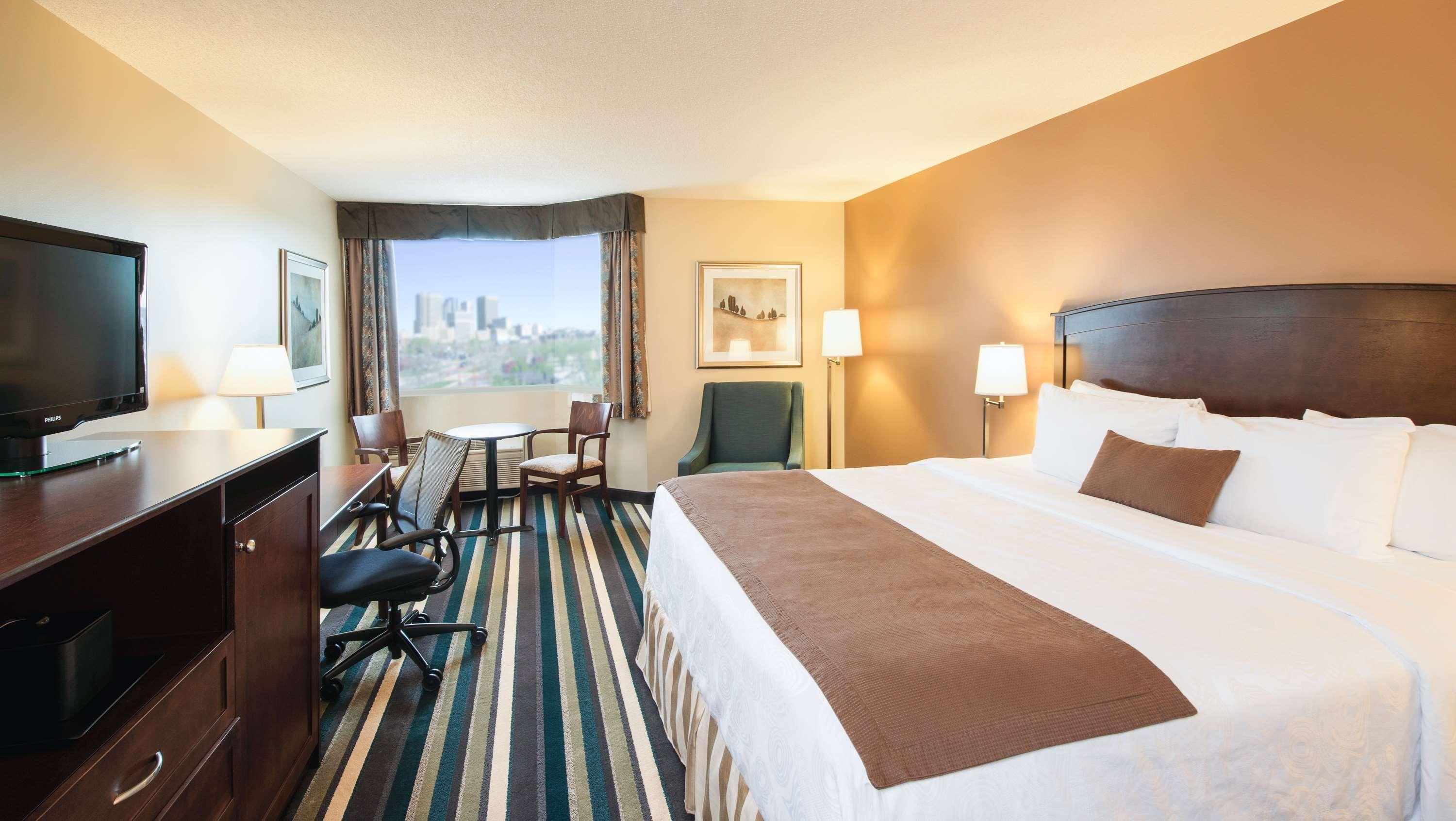 Best Western Plus Winnipeg Airport Hotel Bagian luar foto
