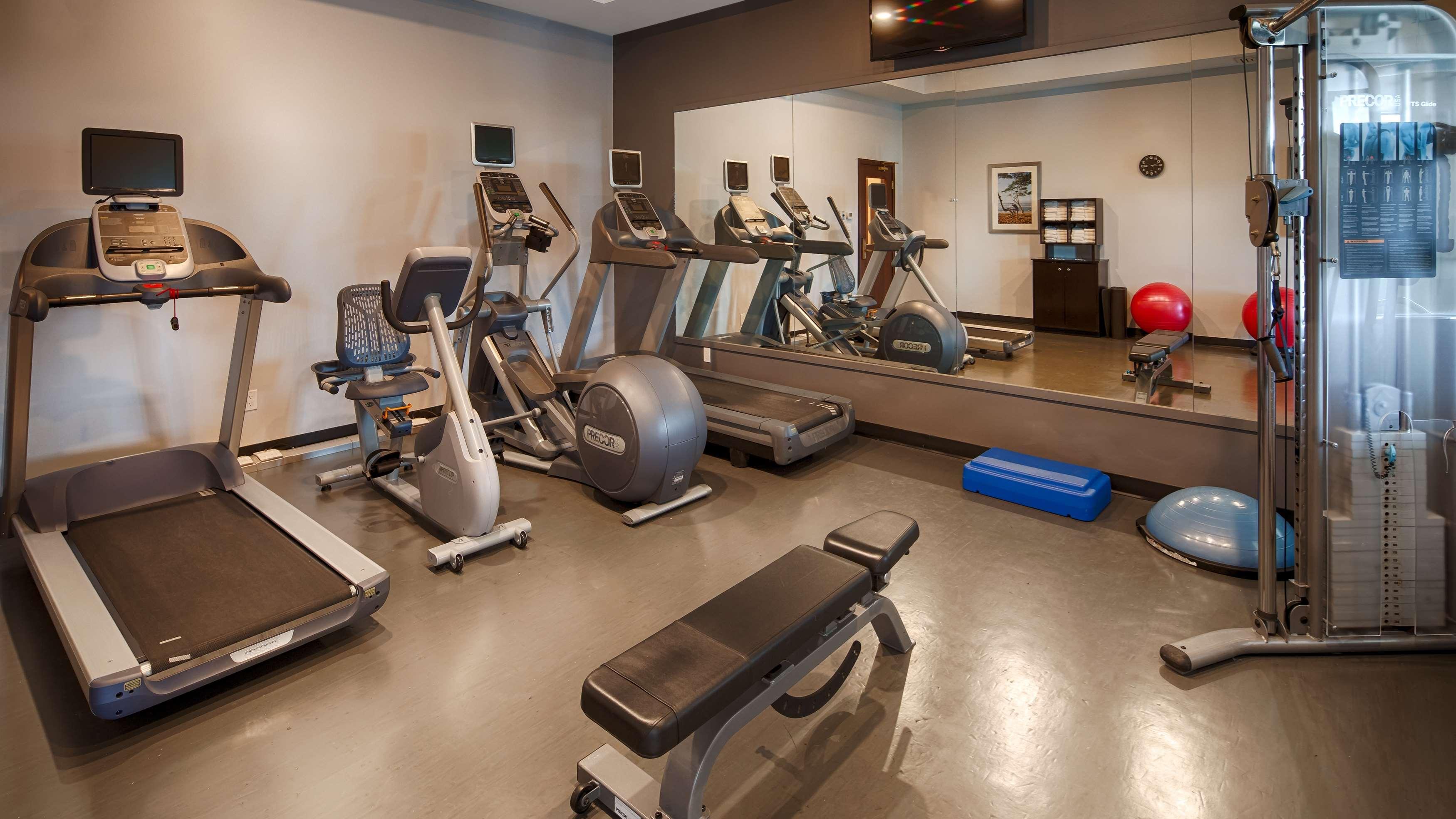 Best Western Plus Winnipeg Airport Hotel Bagian luar foto