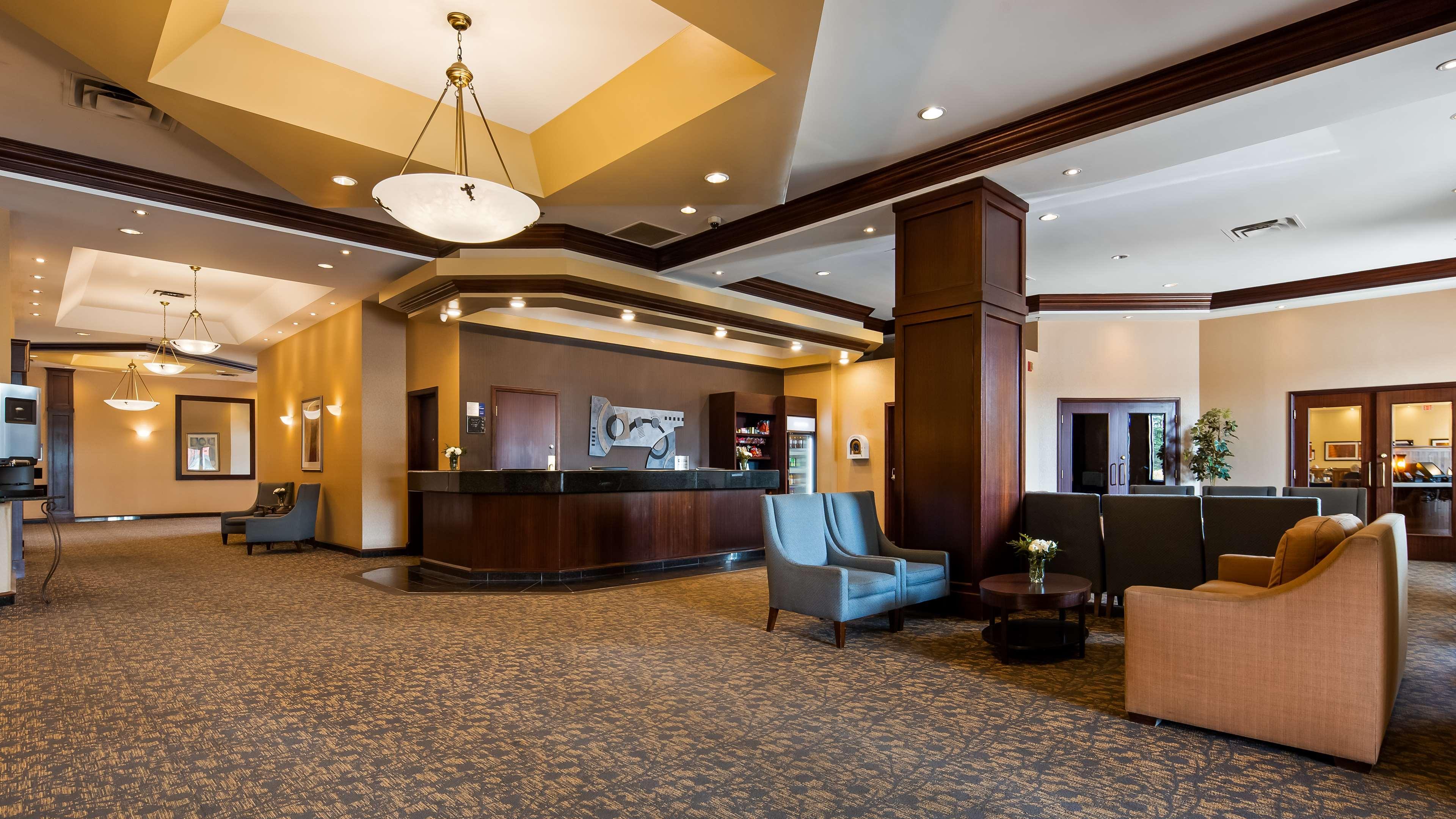 Best Western Plus Winnipeg Airport Hotel Bagian luar foto
