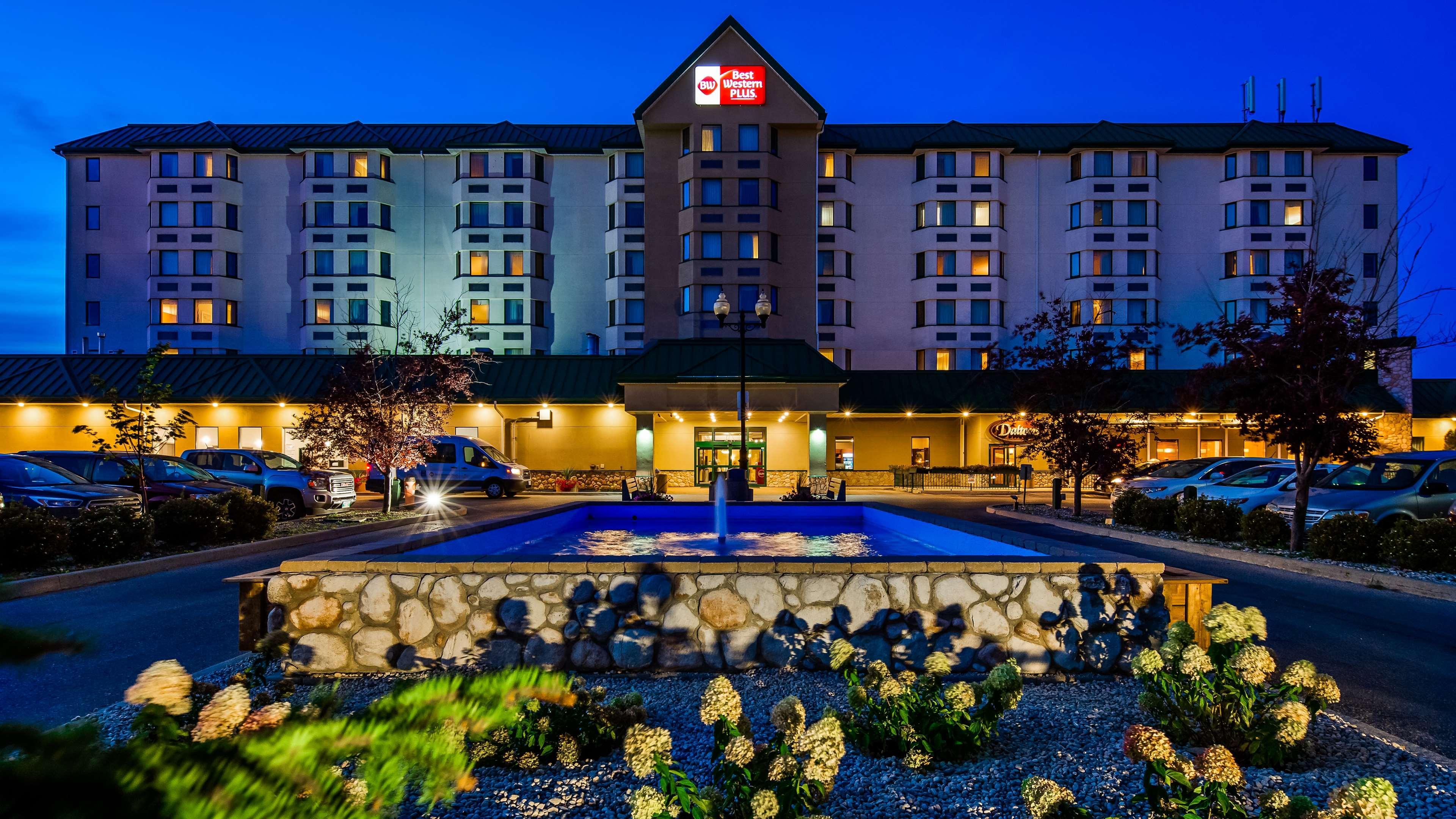 Best Western Plus Winnipeg Airport Hotel Bagian luar foto
