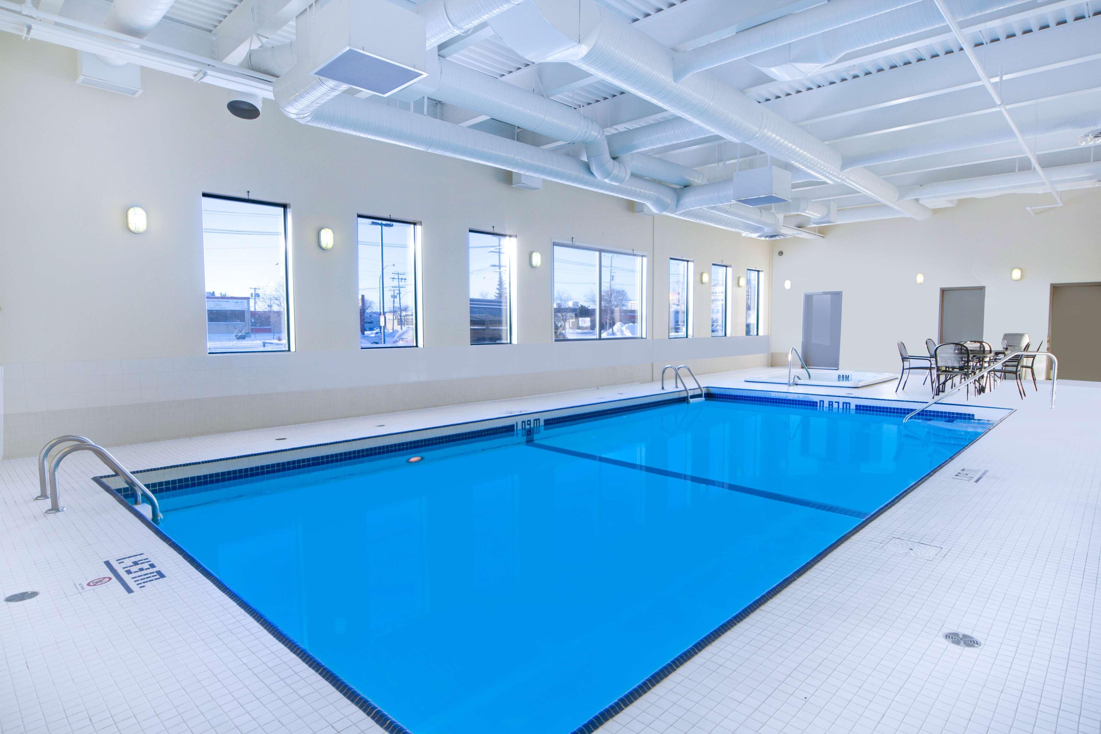 Best Western Plus Winnipeg Airport Hotel Bagian luar foto