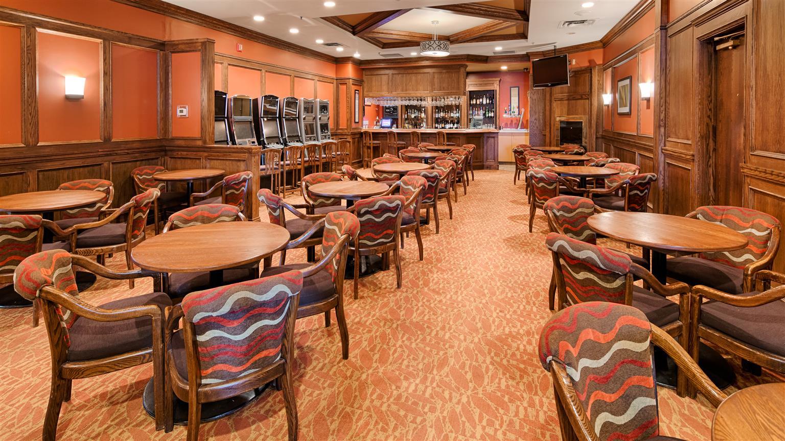 Best Western Plus Winnipeg Airport Hotel Bagian luar foto