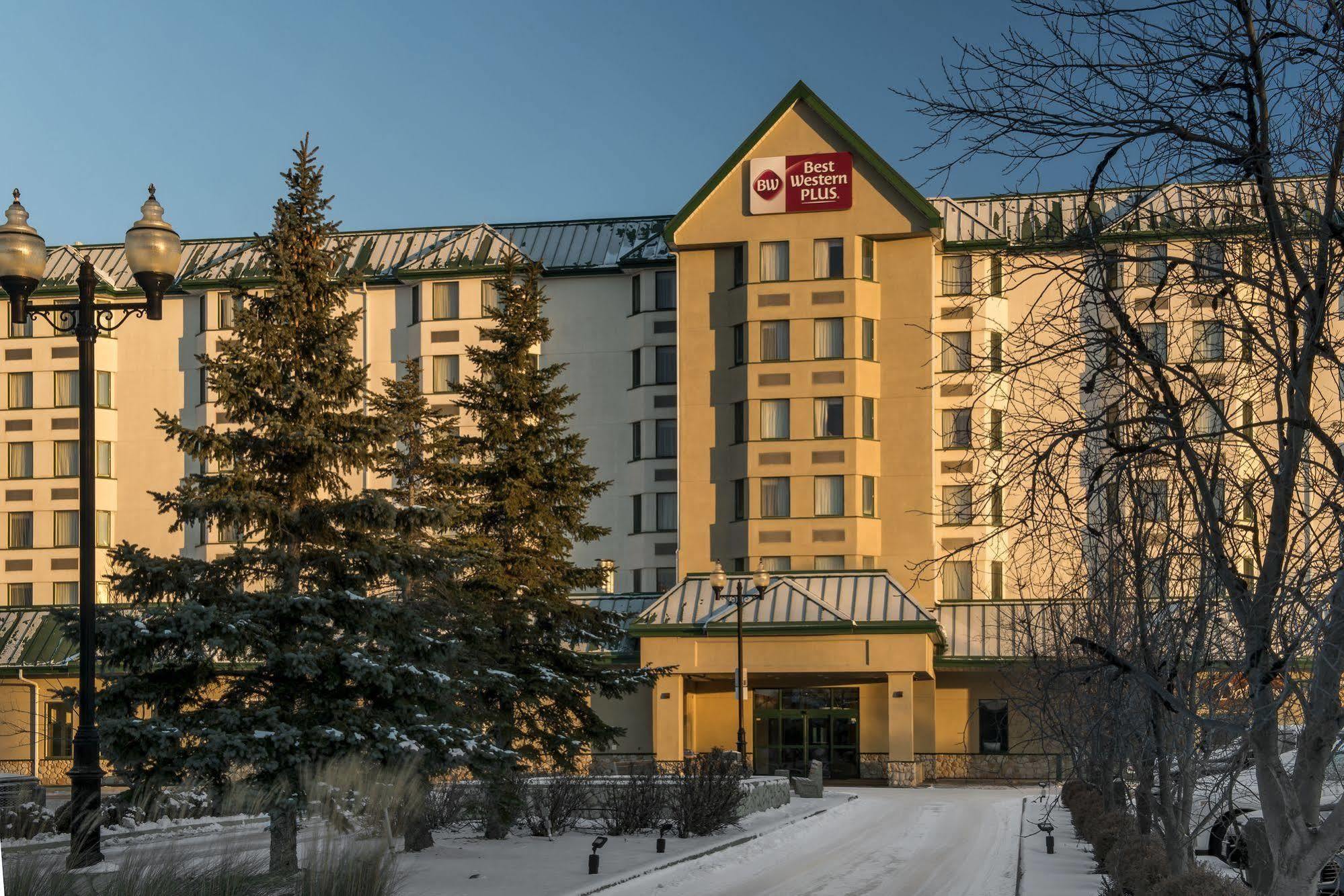 Best Western Plus Winnipeg Airport Hotel Bagian luar foto