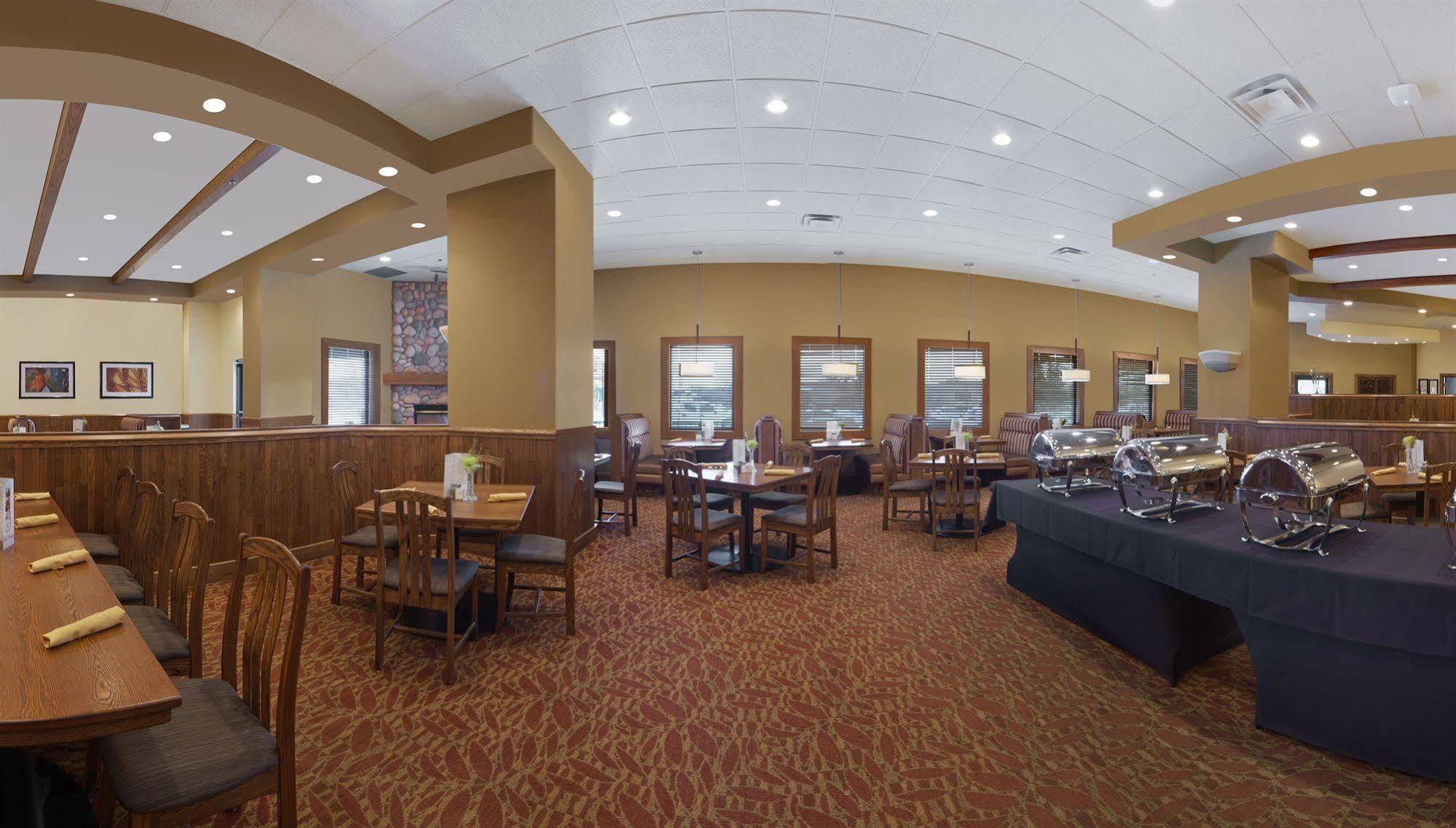 Best Western Plus Winnipeg Airport Hotel Bagian luar foto